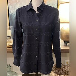 2/$30 Ann Taylor Navy Embroidered Eyelet Button-Up Blouse Top 6P 6 Petite
